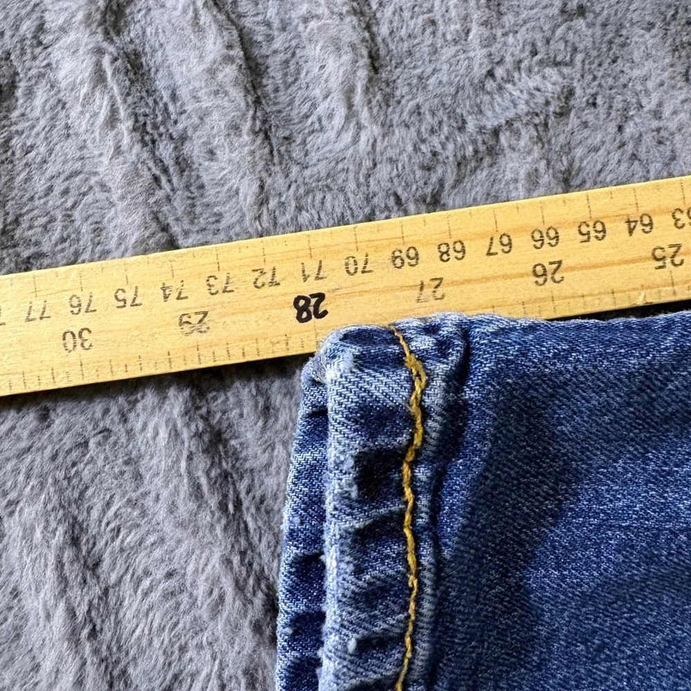 Levis measurements waist